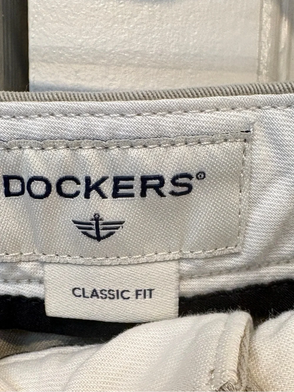 Dockers Classic Fit Chinos pants in Light Tan 33x30